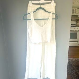 White fluffy lounge set